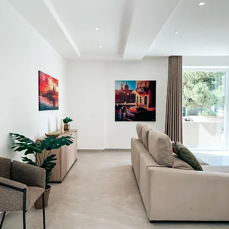 Modern Escape In St Julian W Pool By Arcocollection Vilă